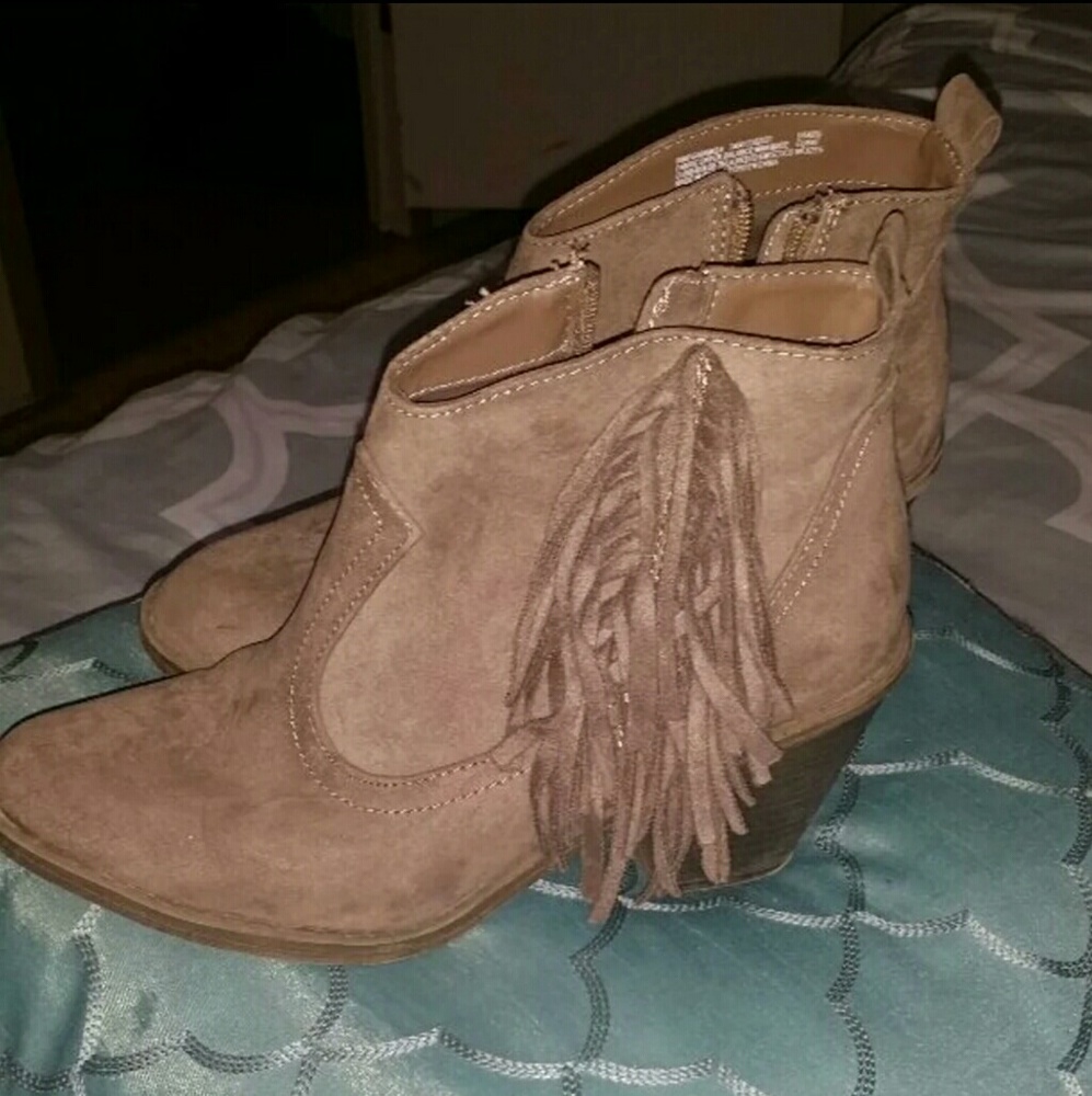 Booties - Picture 3 of 4